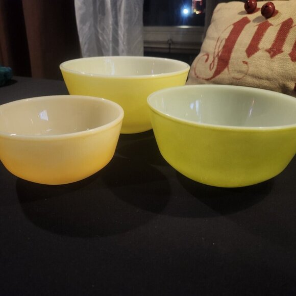 Vintage FireKing Anchor Hocking Primary Colors Nesting Bowls Set Of 3 6